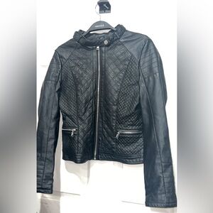Joujou Black quilted leather jacket with zipper details #biker #leatherjacket
